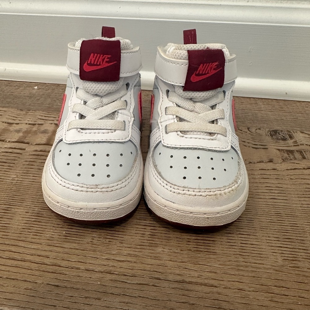 Nike Hightop Velcro Toddler Sneaker-Size 5